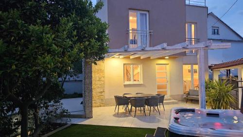 Seaside holiday house Mastrinka, Ciovo - 20289