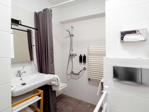Ванная комната в Mercure Czestochowa Centrum