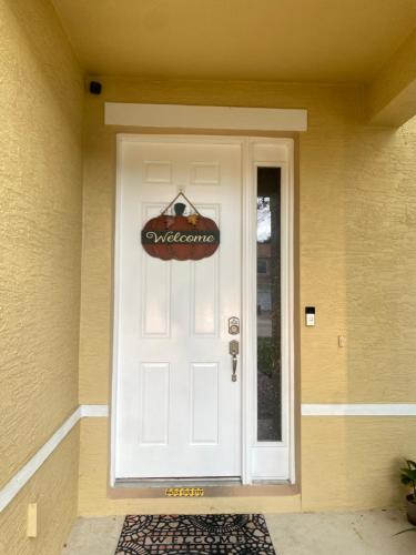Modern Tropical Family Retreat near Legoland, Disney, Universal and Bok Towers photo 11
