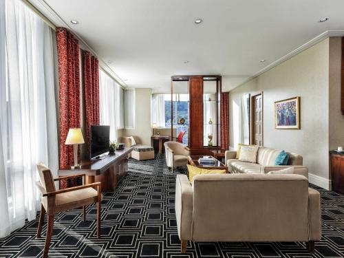 Un lugar para sentarse en Sofitel Montreal Golden Mile