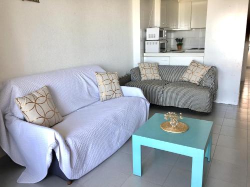 Appartement Charme Près Centre & Plage - 2 Chambres, Terrasse, WiFi