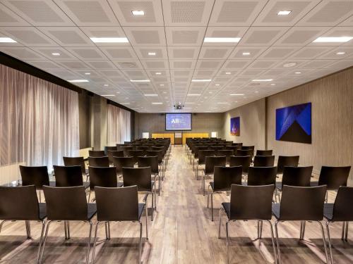 Zona business o sala de conferencias en Pullman Eindhoven Cocagne