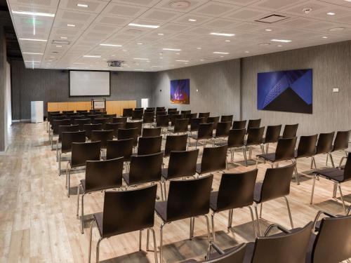 Zona business o sala de conferencias en Pullman Eindhoven Cocagne