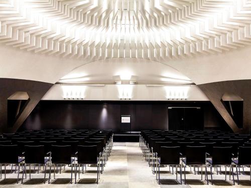 Zona business o sala de conferencias en Pullman Eindhoven Cocagne