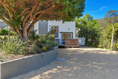 Κήπος έξω από το Charming Maning Ave - 2 Bedroom Unit in Sandy Bay