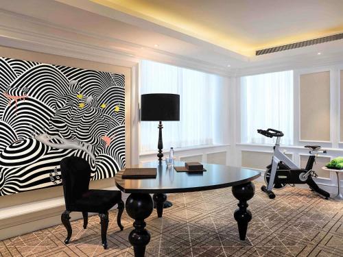 Гостиная зона в Sofitel Mumbai BKC