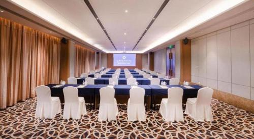 Бизнес-центр и/или конференц-зал в Jiaxing Sunshine Hotel