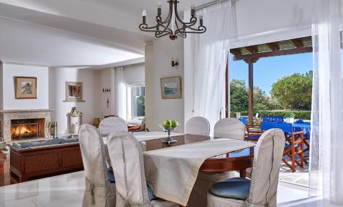 Khu vực ghế ngồi tại BlueGreen Villa