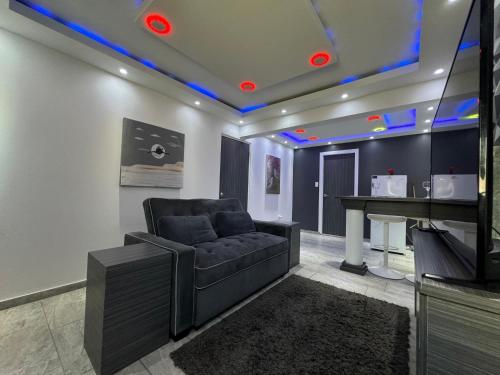 Φωτογραφία από το άλμπουμ του Modern Apartment in Levittown near Beach & Boulevard σε Levittown