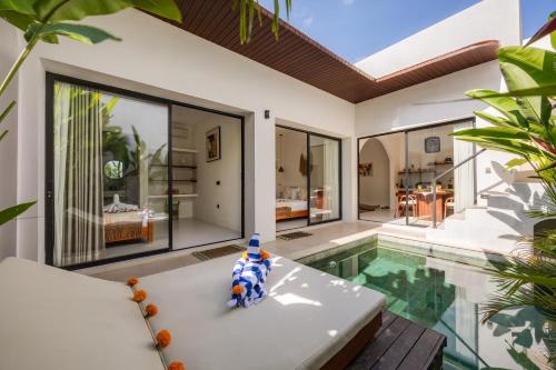 Gallery image of Modest and Cosy 2bd Villa with Rooftop 4min to Cemagi Beach in Cemagi