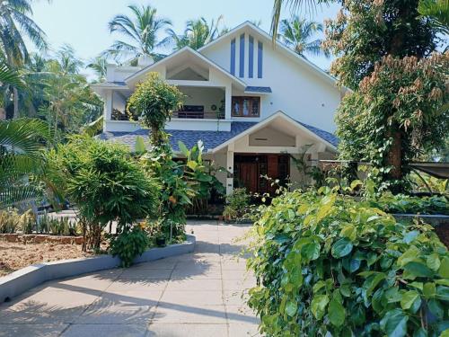 Κήπος έξω από το Shruthi's Aarohi-Nature's Retreat Homestay