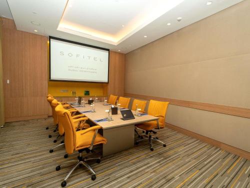 Бизнес-центр и/или конференц-зал в Sofitel Dubai Downtown