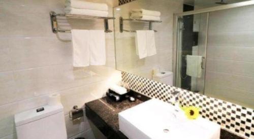 Un baño de Gui Feng Hotel