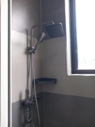 Ванная комната в Spacious 2Bedroom Apartment Bukasa, Muyenga