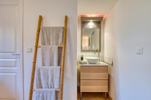 Ένα μπάνιο στο Maison Sur La Mare