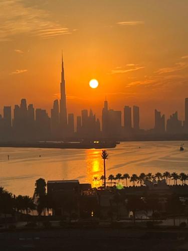 Luxury Stay - Dubai Creek Harbour - Branded Living - Burj View