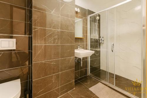 Koupelna v ubytování Villa many separate rooms with Free Parking Praha 4 libuš