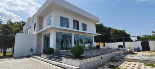 Το κτήριο όπου στεγάζεται  το θέρετρο