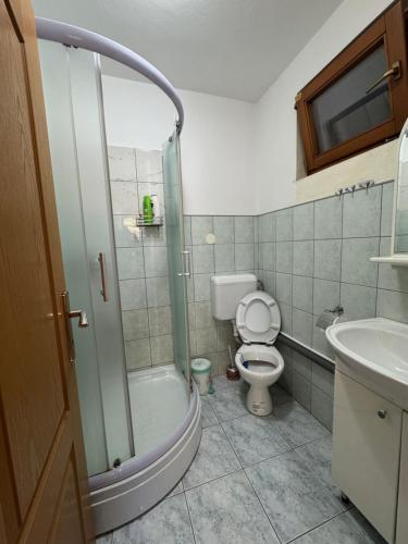 Koupelna v ubytování Plava Špilja-ID