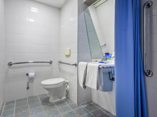 Ванная комната в ibis budget SP Centro Sao Joao