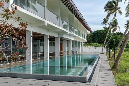 Bazén v ubytování edassery canal lake resort nebo v jeho okolí