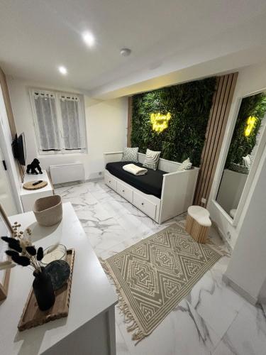 Χώρος καθιστικού στο Jungle house