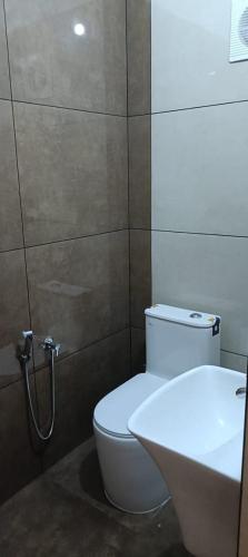 Ένα μπάνιο στο Western Ghats Tropical garden