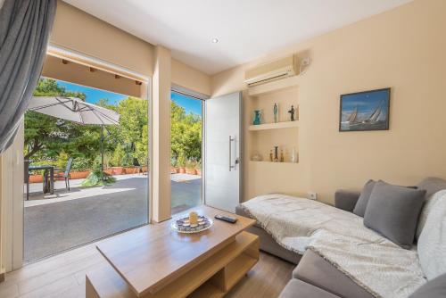 Cozy Loft Vouliagmeni - Private Terrace