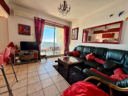 Large apartment with sea and port view