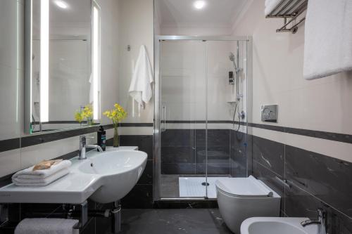 Koupelna v ubytování Leonardo Boutique Hotel Rome Monti