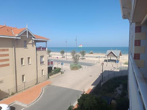 Appartement récent proche mer - A04102