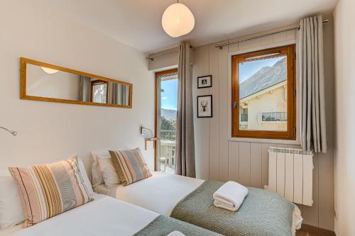 Apartment Fermes du Montenvers B11, Alpes Agency, Central Chamonix, Sleeps 4
