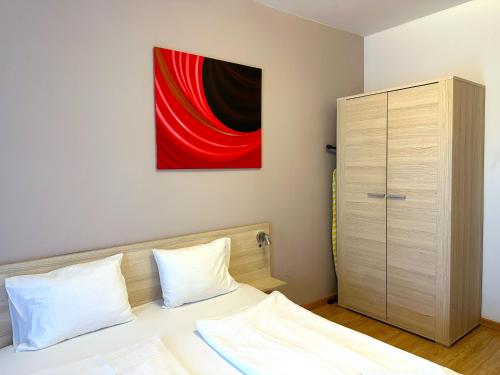 Prime Stay - Modern 1 Bedroom Apartment with 2 Balcony & Parking Included