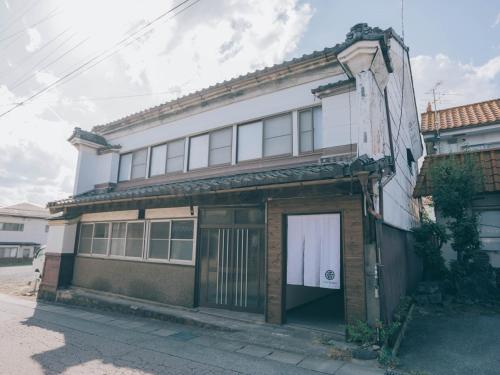 Το κτήριο όπου στεγάζεται  η βίλα