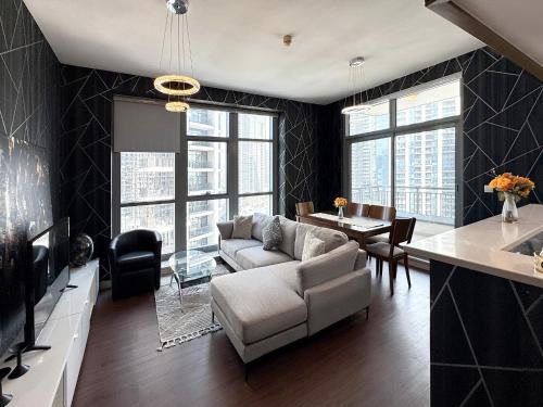 Claren Tower 2 - Downtown by Golden Casa