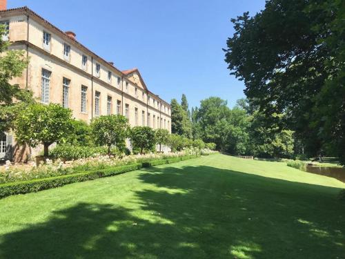 Zahrada ubytování Maison dans un parc