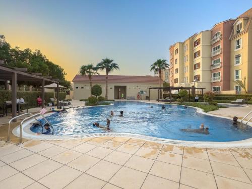 FIRST CLASS 1BR Stylish Escape , Near Metro