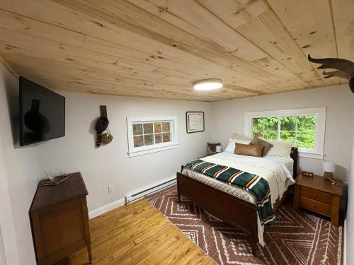 Ένα ή περισσότερα κρεβάτια σε δωμάτιο στο Hideaway at Higley Flow