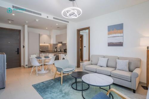 Blue Breeze - Luxury 2BR in Sobha Creek Vistas Near Downtown