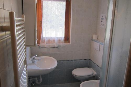 Salle de bains dans l'établissement Chalet Del Sole per gruppi