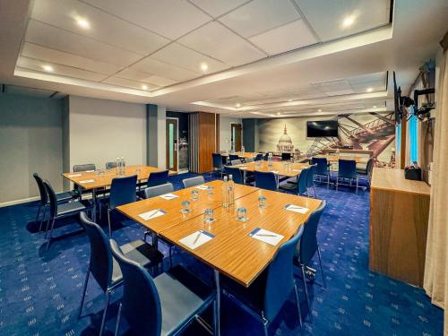 Holiday Inn Express London Stratford by IHG photo 55