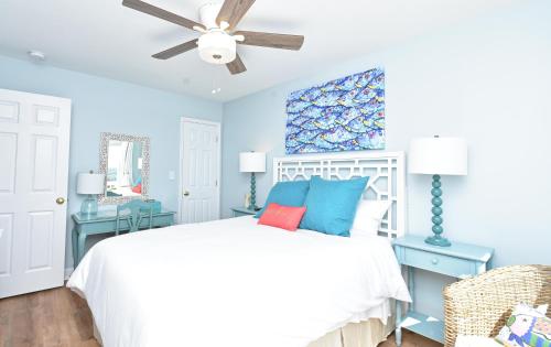 Postel nebo postele na pokoji v ubytování 5 Decks