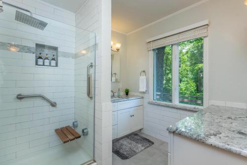 Ένα μπάνιο στο Lake Lure