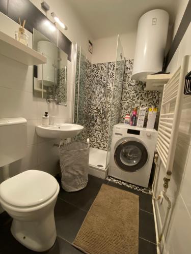 Koupelna v ubytování Ruhiges City Apartment mit Balkon - Wohlfühlen in Graz