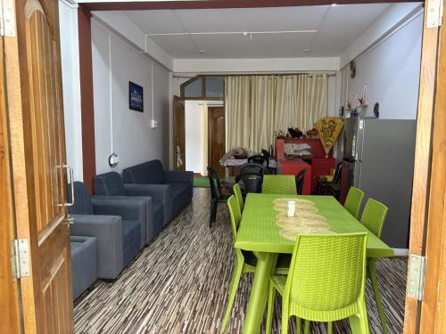 Χώρος καθιστικού στο Mon Homestay