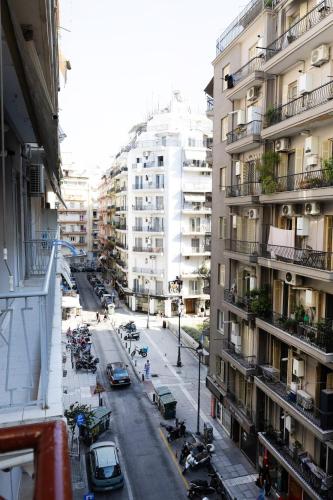 Central 3BR Apartment with Balcony