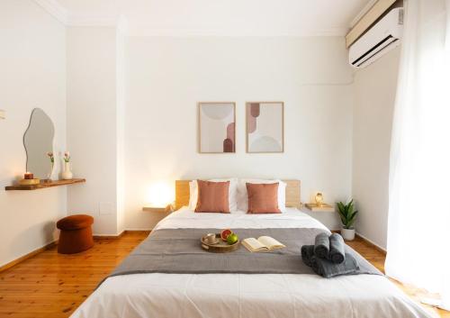 Central 3BR Apartment with Balcony