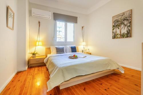 Central 3BR Apartment with Balcony