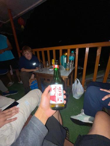 Επισκέπτες που μένουν στο Walk in Himalayas