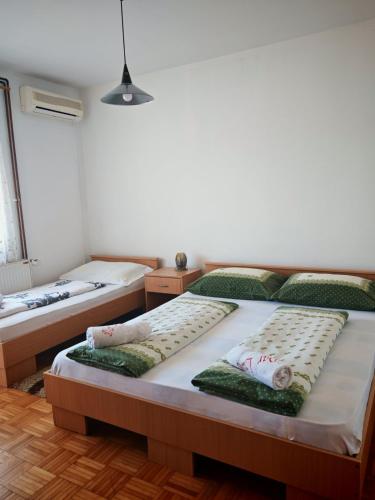 Katil atau katil-katil dalam bilik di Vila Aleksandar - Dar Lux